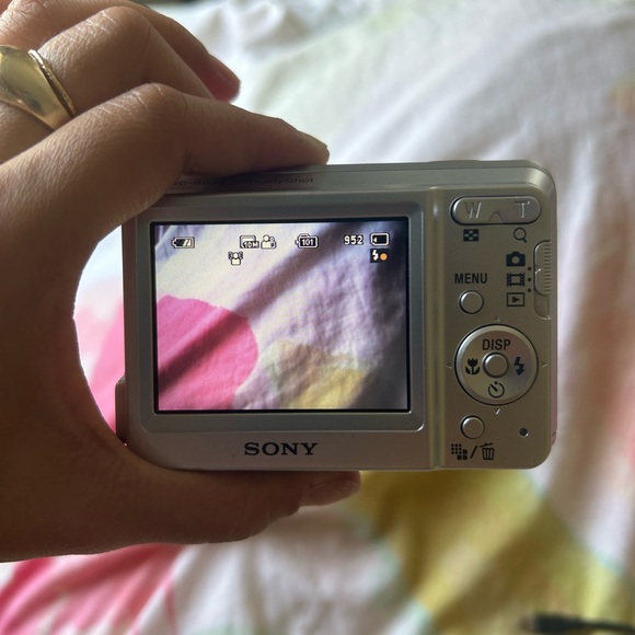 Sony Cybershot DSC-S930 Silver 10.1MP digital compact camera WORKing FULL Set - Picture 2 of 4